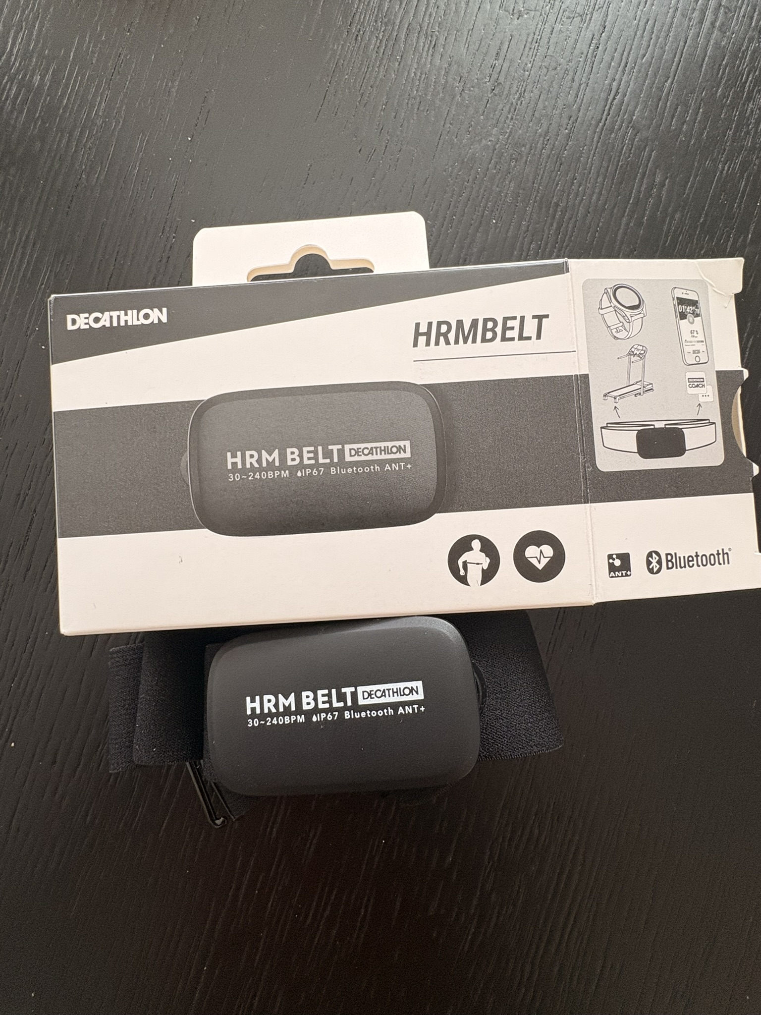 photo of the Decathlon BLE heart-rate chest strap, ideally on a table next to its box